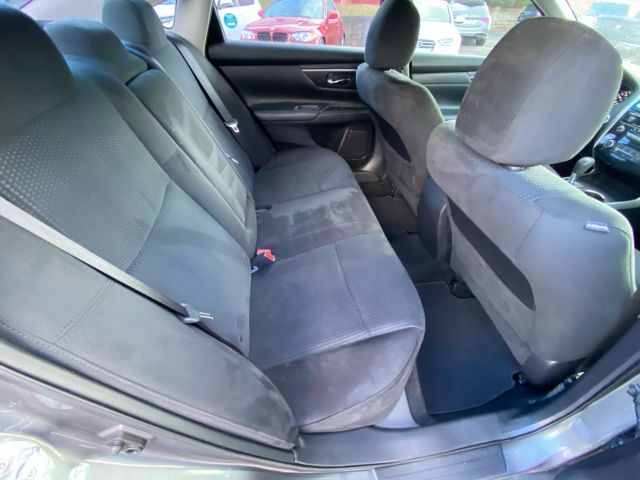 2015 Nissan Altima - Image 4