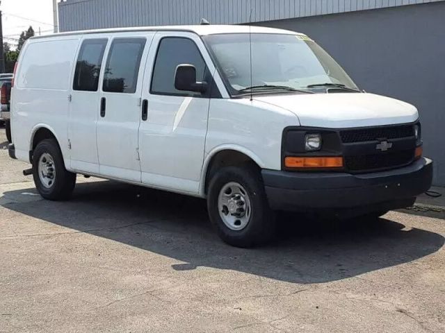 2012 Chevrolet Express 2500 Cargo - Image 4