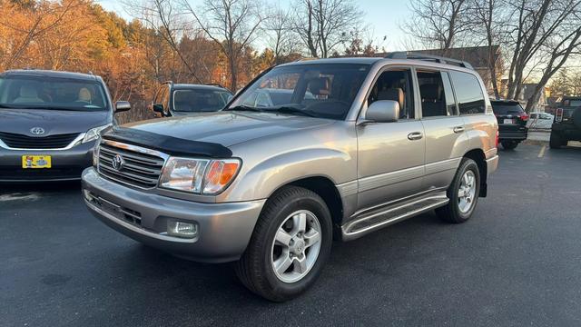 2005 Cadillac SRX Base photo 1