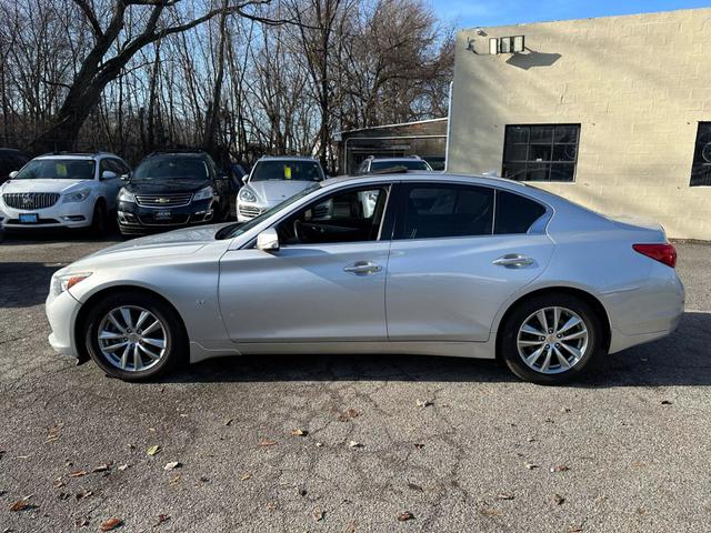 2015 INFINITI Q50 Premium photo 4