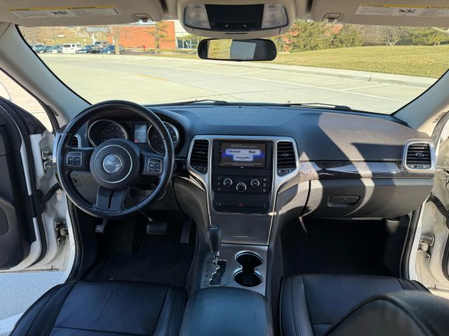2011 Jeep Grand Cherokee - Image 19