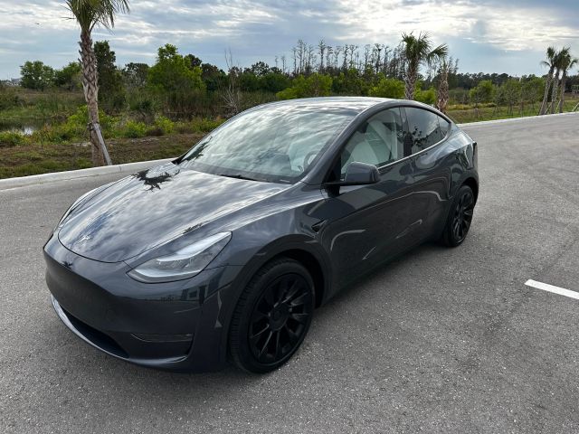 2024 Tesla Model Y - Image 2