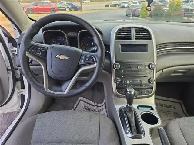 2015 Chevrolet Malibu - Image 10