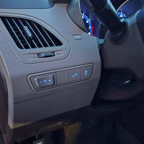 2011 Hyundai Tucson Gls Sport Utility 4d - Image 19