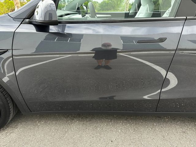 2024 Tesla Model Y - Image 5