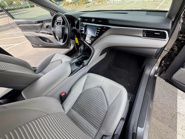 2018 Toyota Camry - Image 29