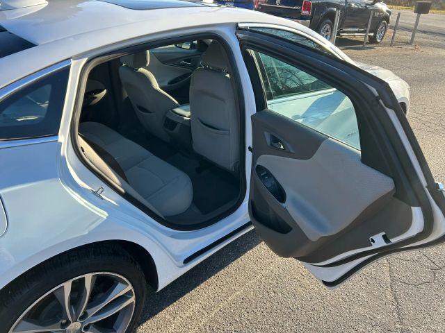 2021 Chevrolet Malibu - Image 12