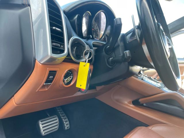 2017 Porsche Cayenne - Image 83