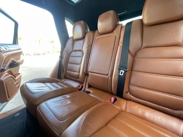 2017 Porsche Cayenne - Image 125