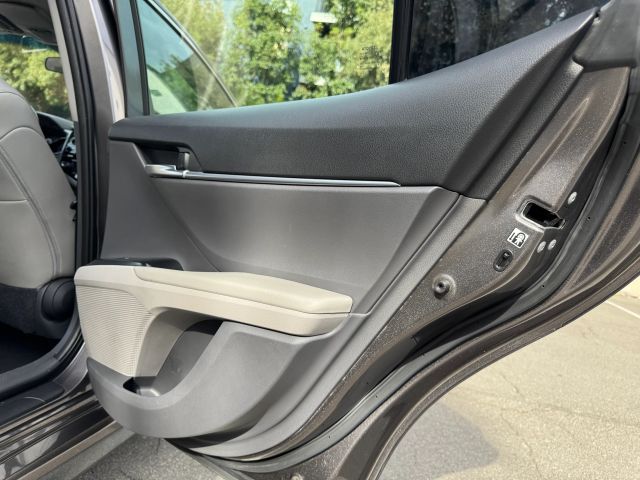 2018 Toyota Camry - Image 27