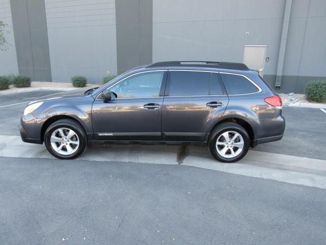 Subaru Outback's photo