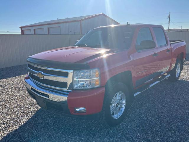 2011 Chevrolet Silverado 1500 LT photo 3