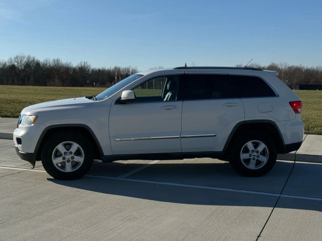 2011 Jeep Grand Cherokee - Image 4