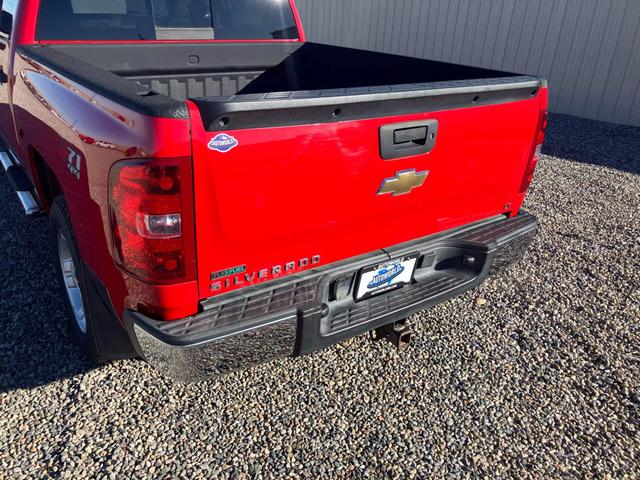 2011 Chevrolet Silverado 1500 LT photo 6