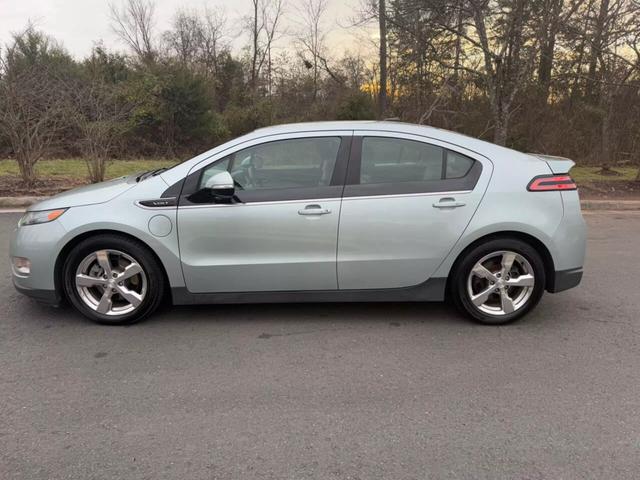 2013 Chevrolet Volt Base photo 29