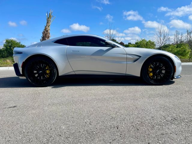 2023 Aston Martin Vantage - Image 6