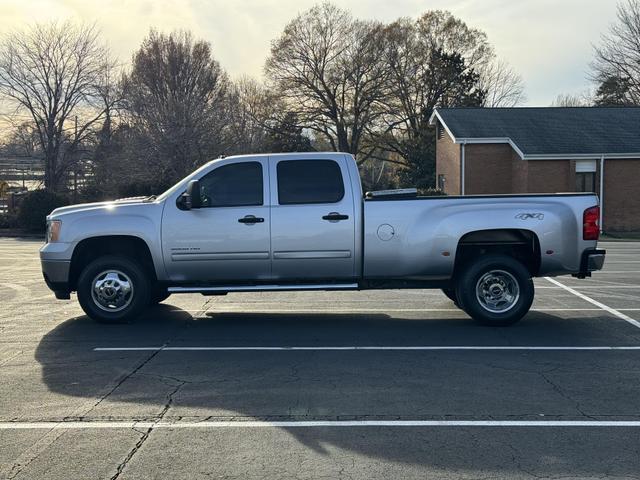 2013 GMC Sierra 3500 SLE photo 2