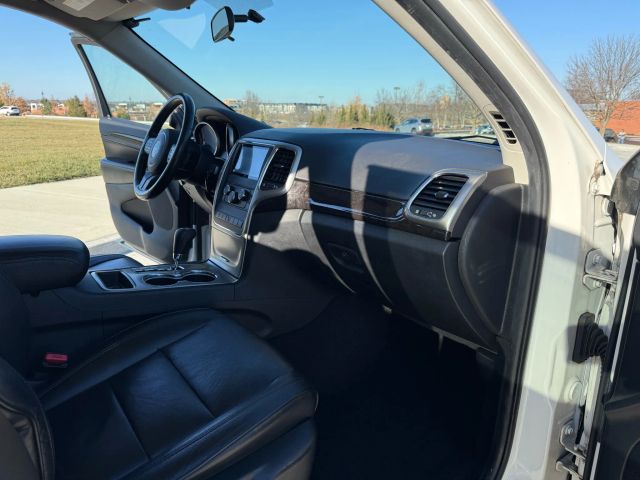 2011 Jeep Grand Cherokee - Image 16