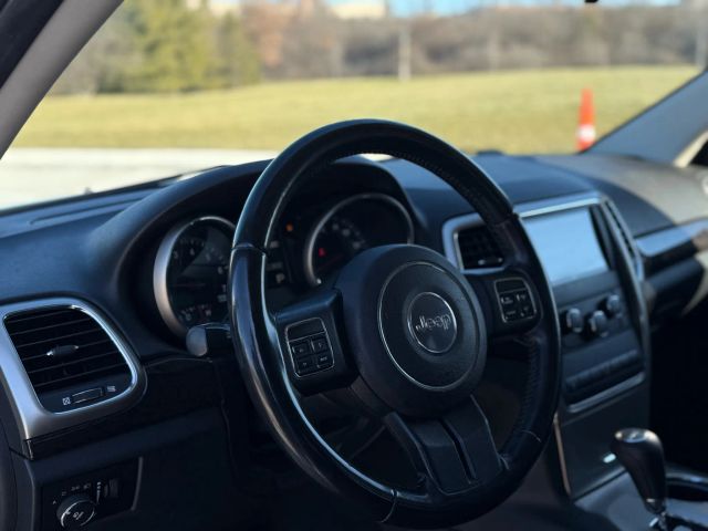 2011 Jeep Grand Cherokee - Image 10