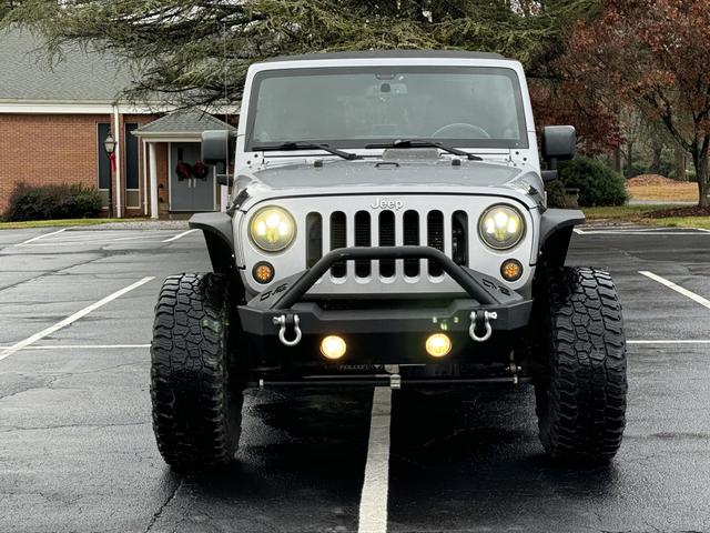 2013 Jeep Wrangler Unlimited Sahara photo 3