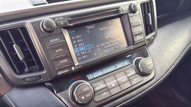 2015 Toyota Rav4 - Image 17