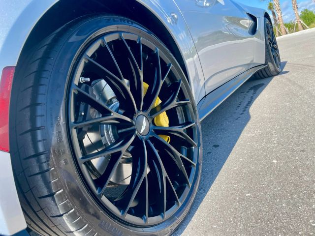 2023 Aston Martin Vantage - Image 18