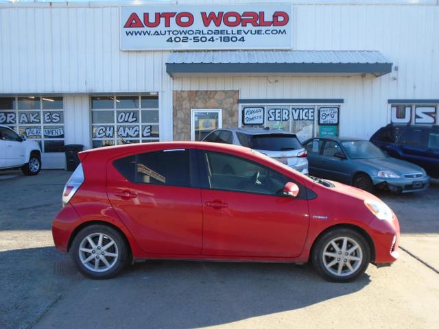 Toyota Prius c's photo