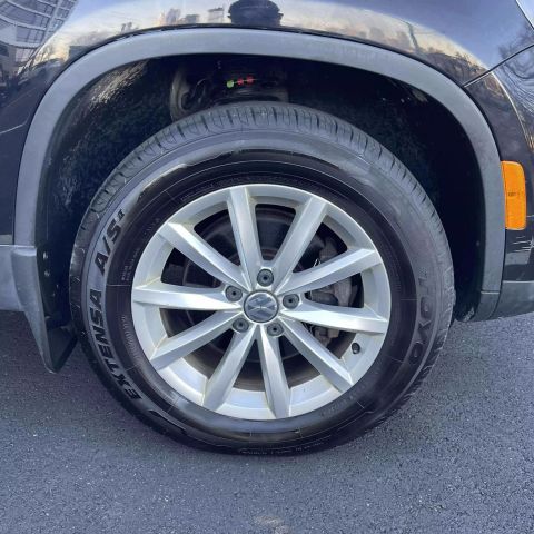 2017 Volkswagen Tiguan 2.0t Wolfsburg Edition 4motion Sport Utility 4d - Image 38