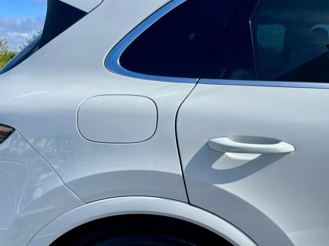 2019 Porsche Cayenne - Image 12
