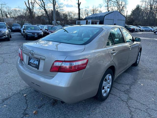 2009 Toyota Camry LE photo 7