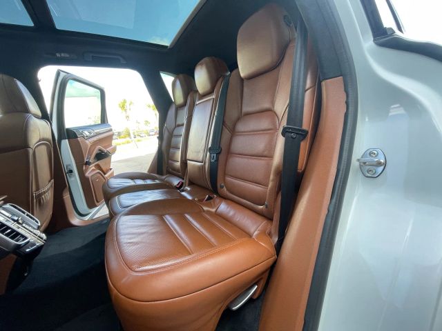 2017 Porsche Cayenne - Image 118