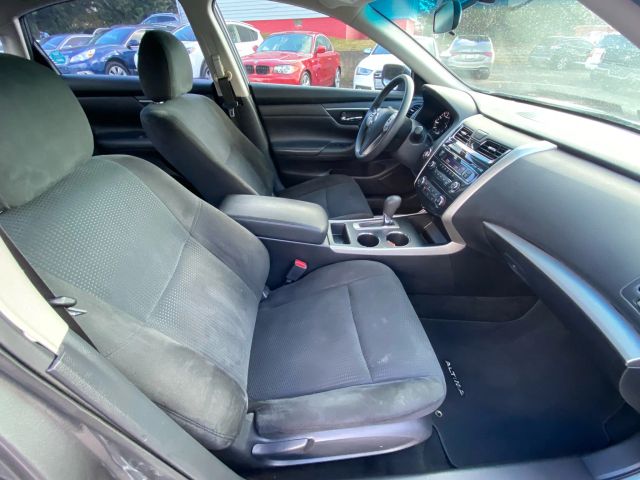2015 Nissan Altima - Image 6