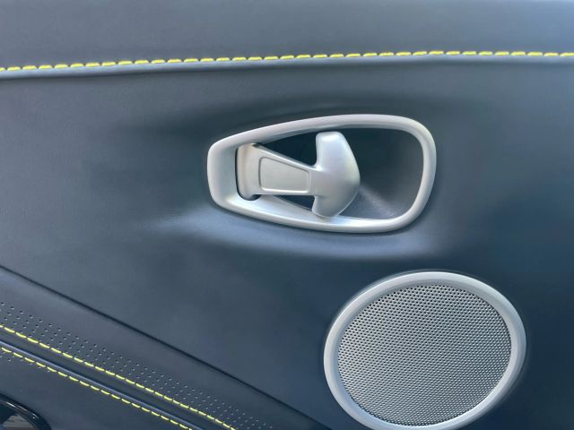 2023 Aston Martin Vantage - Image 75