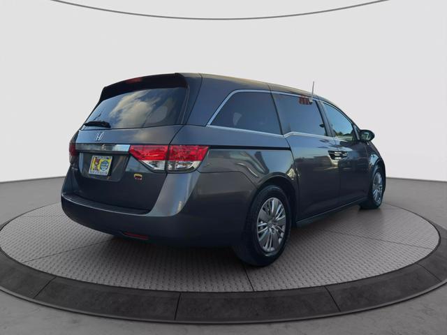 2016 Honda Odyssey LX photo 7