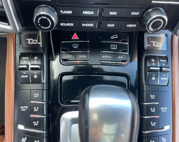 2017 Porsche Cayenne - Image 94