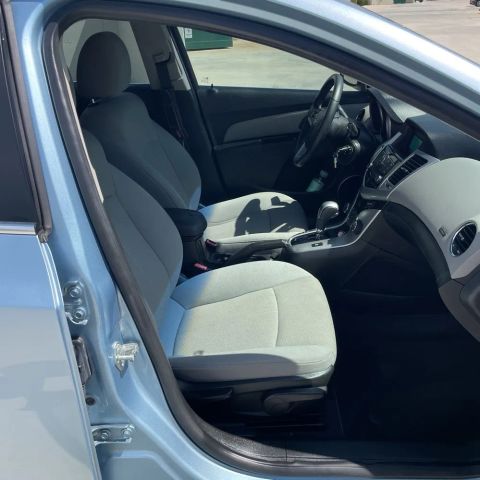 2011 Chevrolet Cruze - Image 15