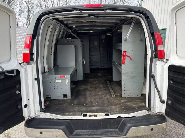 2017 Chevrolet Express 3500 Cargo - Image 16
