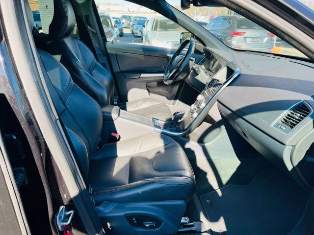 2016 Volvo Xc60 - Image 31