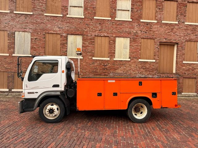 2006 Ford Commercial Ls45 Cabover - Image 2