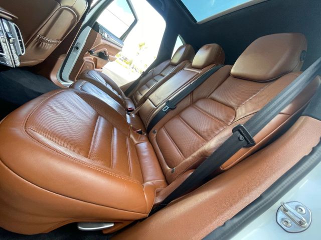 2017 Porsche Cayenne - Image 119