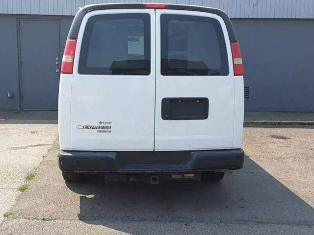 2012 Chevrolet Express 2500 Cargo - Image 10