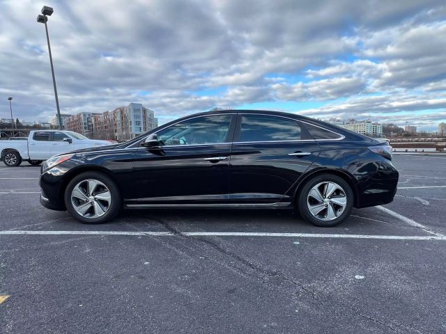 2016 Hyundai Sonata Hybrid Limited Sedan 4d - Image 9