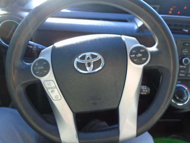 2014 Toyota Prius c Two photo 15