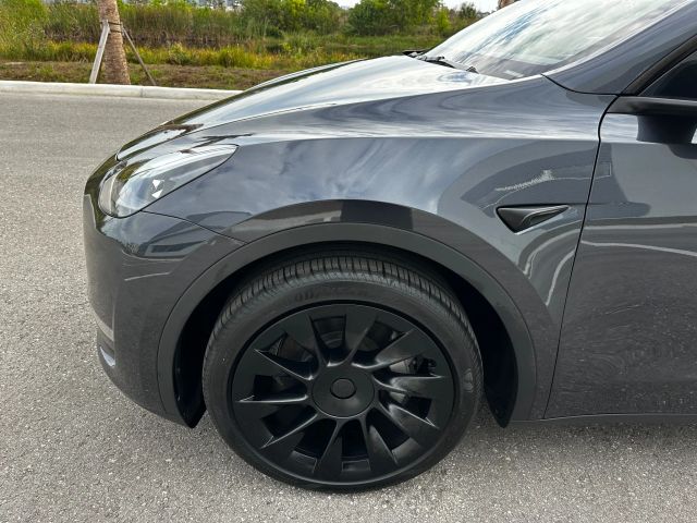 2024 Tesla Model Y - Image 4