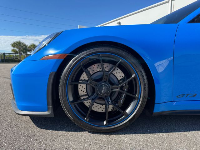 2022 Porsche 911 - Image 31