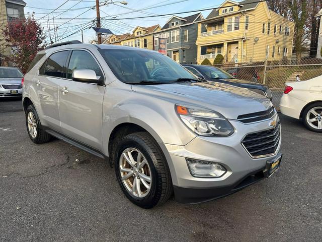 2017 Chevrolet Equinox LT photo 3