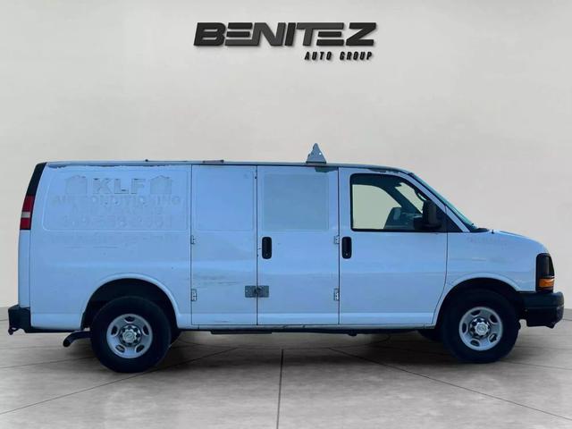 2012 Chevrolet Express Cargo Work Van photo 4