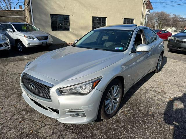 2015 INFINITI Q50 Premium photo 3