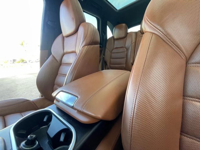 2017 Porsche Cayenne - Image 97