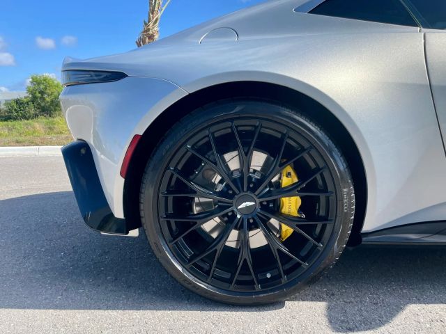 2023 Aston Martin Vantage - Image 13